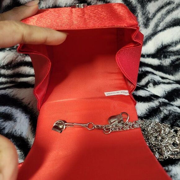 RHINESTONE Embellished Red Evening Clutch Purse Wristlet - Picture 4 of 7